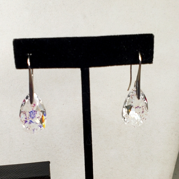 Osiana Swarovski Crystal Teardrop White Patina Dangle Earrings - Picture 8 of 14
